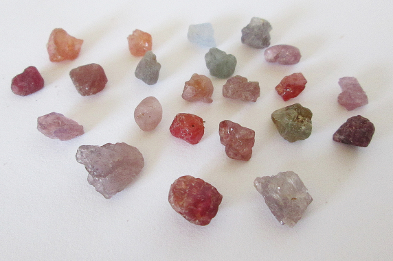 Mixed Color Rough Spinel 25.00cts