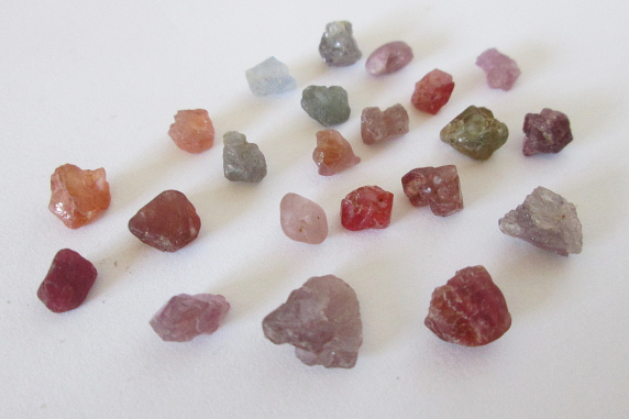 Mixed Color Rough Spinel 25.00cts