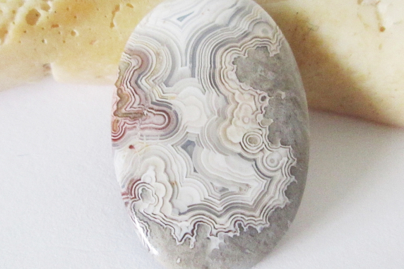 Crazy lace agate oval cabochon 21.70cts