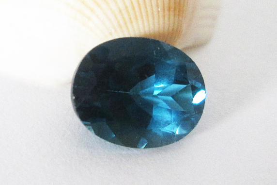 London blue topaz 10x8mm oval 3.40cts