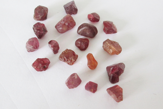 Red Mogok Spinel Rough Lot 25.40cts