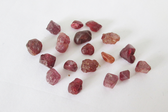 Red Mogok Spinel Rough Lot 25.40cts